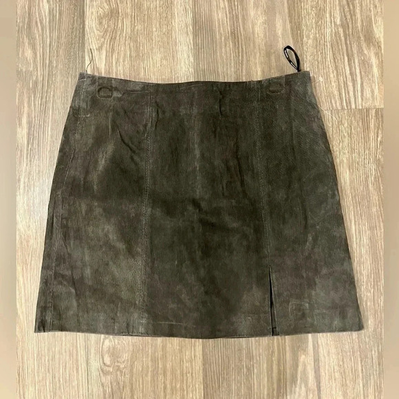 BlankNYC - Nordstrom Suede Gray Skirt in size 28 - Picture 2 of 4